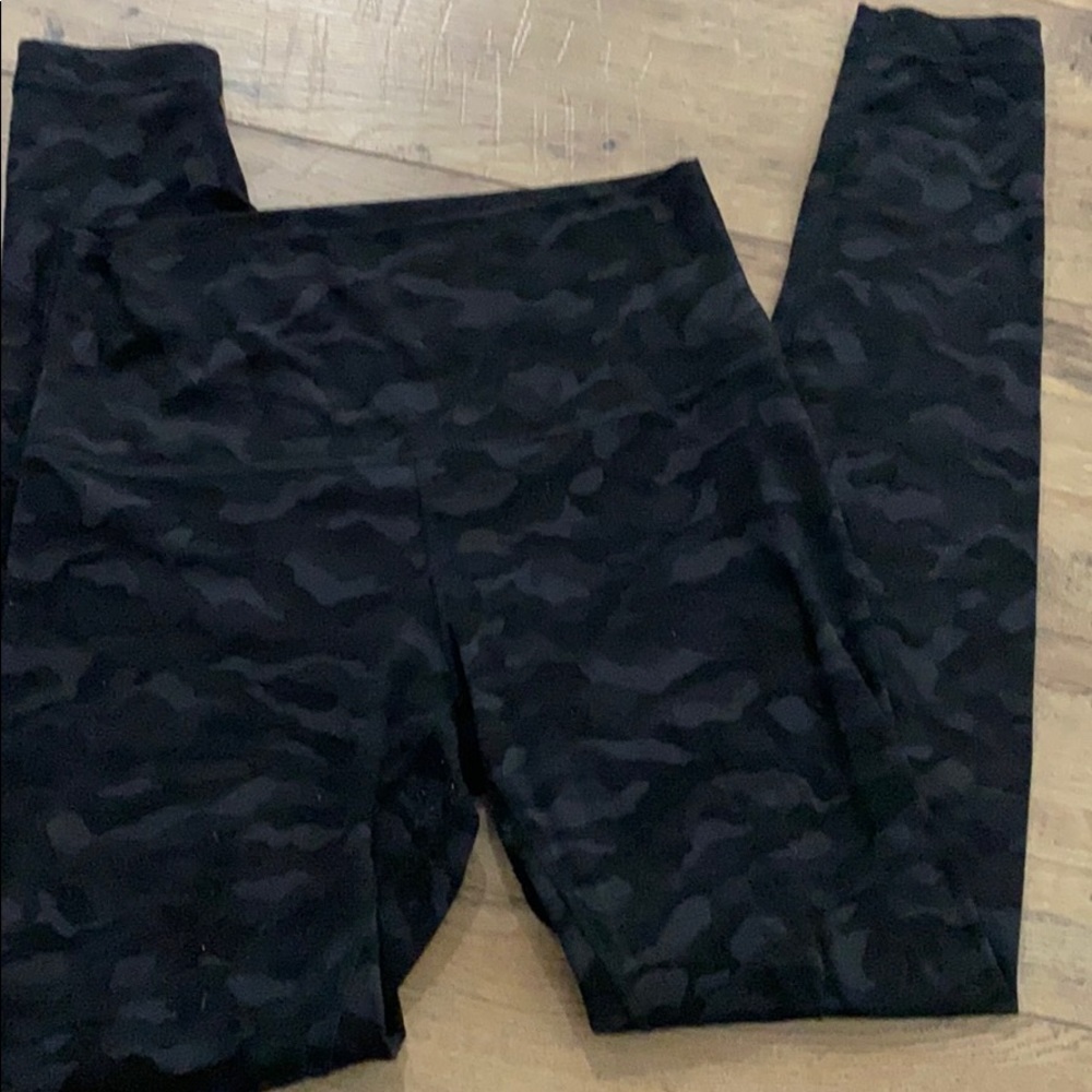 Black camo Lululemon align pant